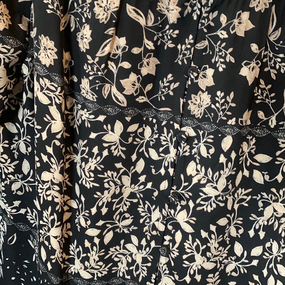 Floral Top - Picture 2 of 6